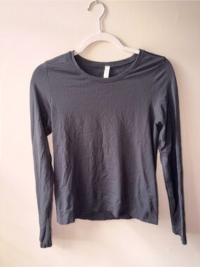 Athleta Black Long-Sleeve Crew Neck Top